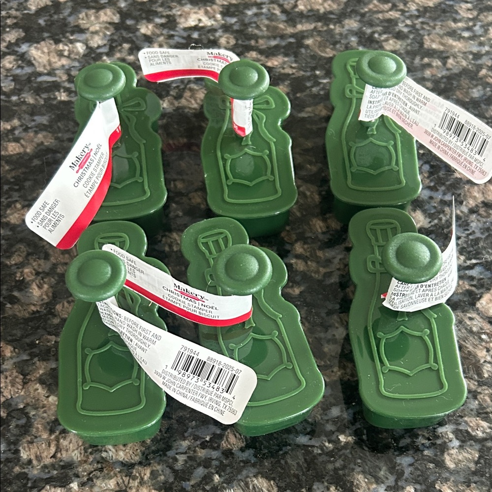 MAKERY CHAMPAGNE COOKIE STAMPER SET OF 6 NWT